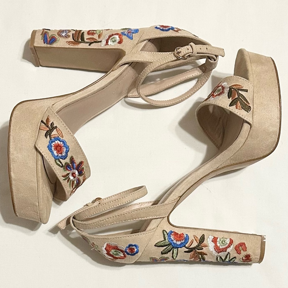 Aldo Laumea Beige Suede Boho Platform Sandals w/Colorful Floral Embroidery - 8